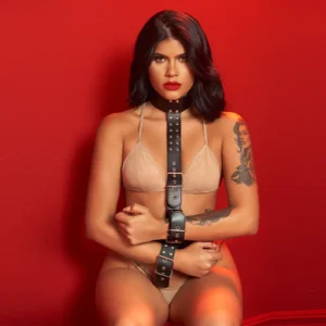 COLLAR CON EXTENSIÓN Y ESPOSAS